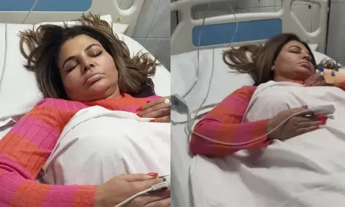 மருத்துவமனையில் பிரபல பாலிவுட் நடிகை ராக்கி சாவந்த்