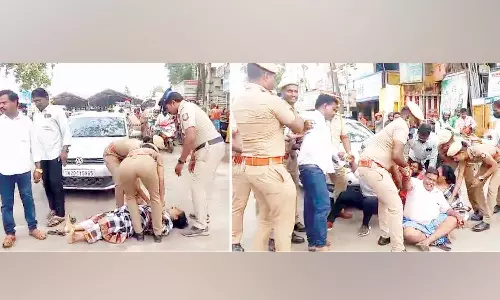 திருவேற்காட்டில் கூவம் ஆற்று கரையோர வீடுகளை அகற்ற நோட்டீசு: பொதுமக்கள் மறியல்