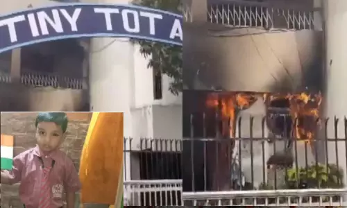 தனியார் பள்ளி கழிவுநீர் கால்வாயில் 3 வயது சிறுவனின் சடலம் - பள்ளிக்கு தீவைத்த ஊர் மக்கள்