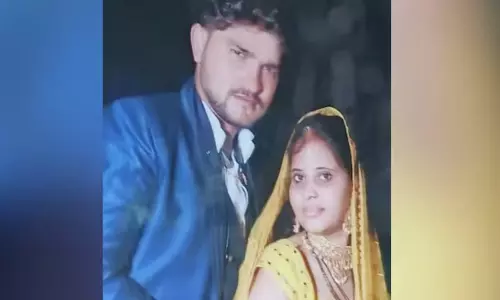 மனைவி கழுத்தை நெரித்துக் கொன்று பிணத்துடன் செல்பி எடுத்த கணவன் தற்கொலை