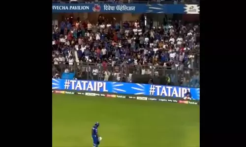 ரோகித் சர்மாவுக்கு பிரியாவிடை கொடுத்தார்களா மும்பை இந்தியன்ஸ் ரசிகர்கள்- வீடியோ