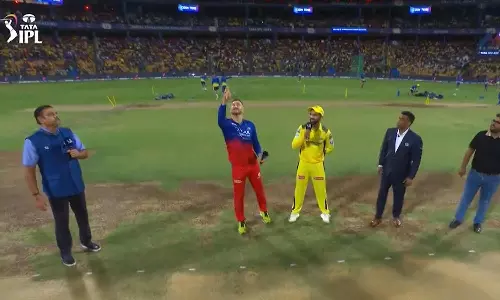 பிளேஆஃப் சுற்றில் யார்?- சிஎஸ்கே டாஸ் வென்று பந்து வீச்சு