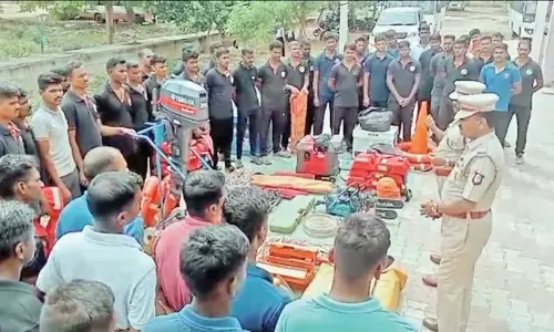 கனமழை எச்சரிக்கை எதிரொலி: நெல்லையில் பேரிடர் மீட்பு குழு உதவி கமிஷனர் ஆய்வு