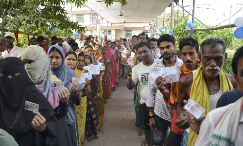 பாராளுமன்ற 5-வது கட்ட தேர்தல்: 9 மணி நிலவரப்படி மேற்கு வங்காளத்தில் 15.35 சதவீத வாக்குகள் பதிவு