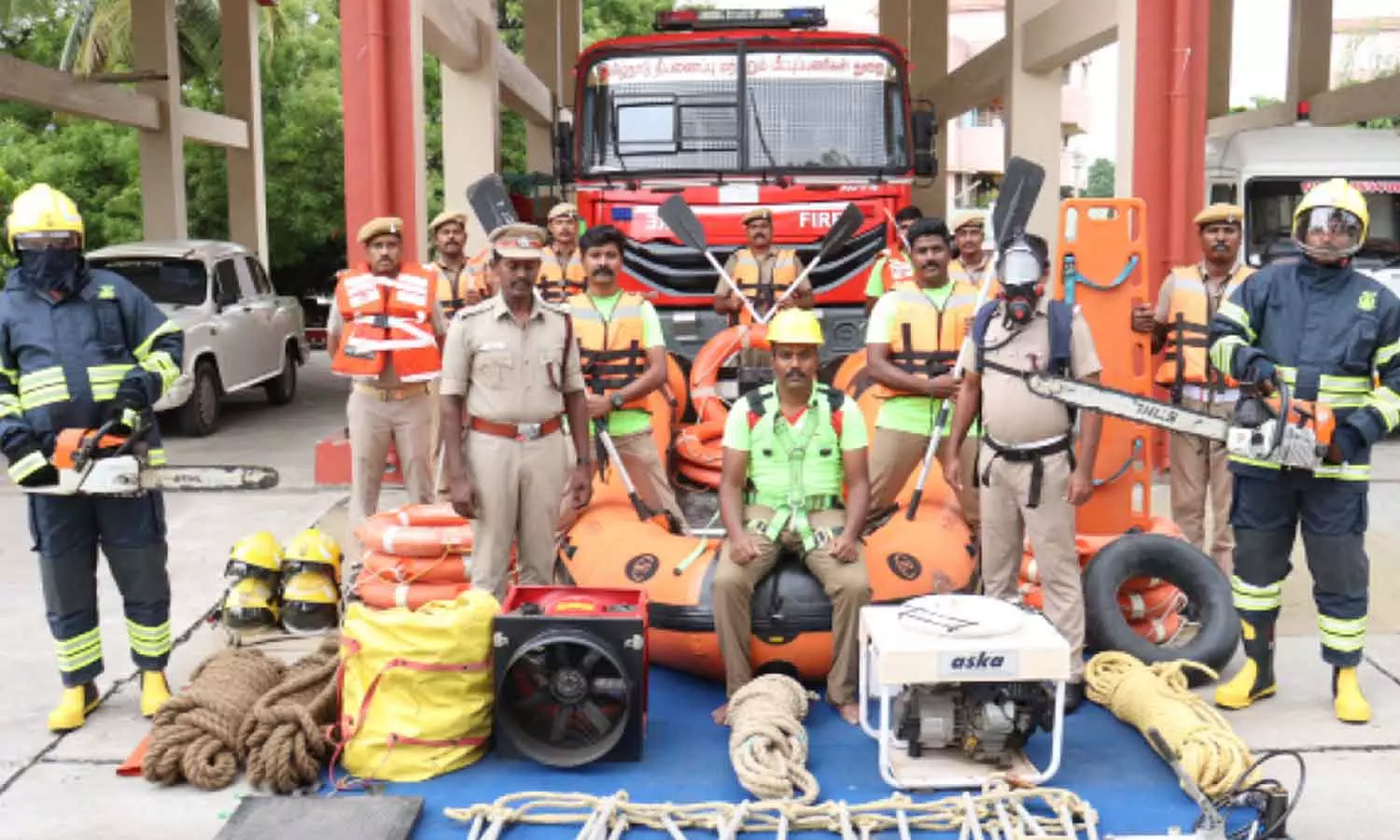 தொடரும் கனமழை- 100 கமோண்டோ வீரர்களுடன் தயார் நிலையில் மீட்பு படையினர்