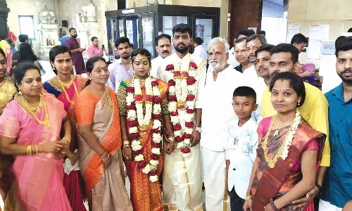 லண்டன் சென்று காதலனை கரம்பிடித்த பட்டதாரி பெண்- எதிர்பாராத விதமாக விழாவில் அமைச்சர் சேகர்பாபு