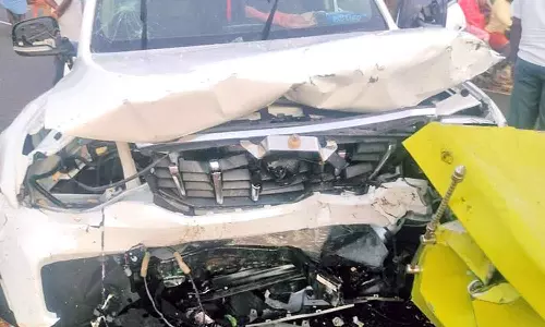 ஜீப்-கார் நேருக்கு நேர் மோதி 2 பெண்கள் பலி