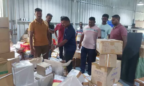 ரூ.2 கோடி போதைப்பொருள்? -  கூரியர் குடோன்களில் போலீசார் அதிரடி சோதனை