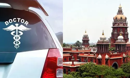வாகனங்களில் ஸ்டிக்கர் ஒட்டியுள்ள மருத்துவர்கள் மீது நடவடிக்கை எடுக்கக்கூடாது- உயர்நீதிமன்றம்