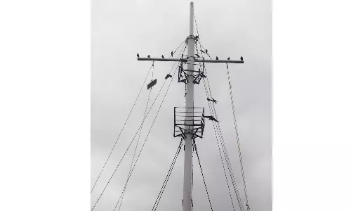 கடலூர் துறைமுகத்தில் 1-ம் எண் புயல் எச்சரிக்கை கூண்டு ஏற்றம்