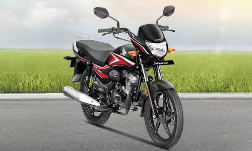 ஒரே ஆண்டில் இத்தனை யூனிட்களா? விற்பனையில் அசத்தும் ஹோண்டா பைக்