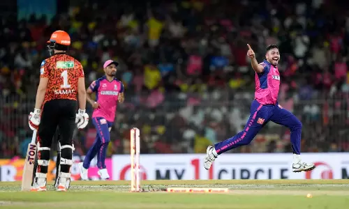 பிளேஆஃப் போட்டிகளில் அசத்திய ஆவேஷ் கான்