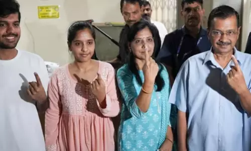 பணவீக்கம் மற்றும் வேலையின்மைக்கு எதிராக வாக்களித்தேன்.. குடும்பத்துடன் வாக்களித்த பின் கெஜ்ரிவால் பேட்டி