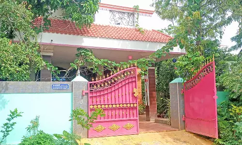 கோவில்பட்டி அருகே ஆசிரியர் தம்பதி வீட்டில் நகை கொள்ளை