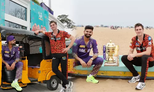 ஐபிஎல் 2024 பைனல்: சென்னை மெரினா கடற்கரையில் கோப்பையுடன் கேப்டன்கள்