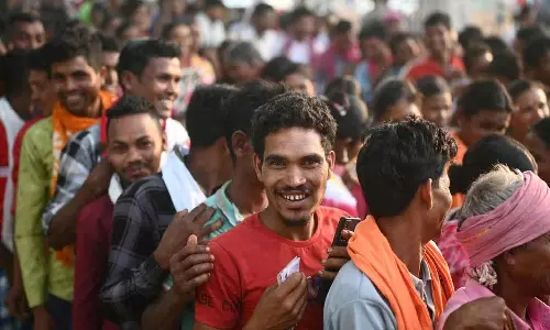 6-ம் கட்ட பாராளுமன்ற தேர்தலில் 61.2 சதவீத வாக்குப்பதிவு: தேர்தல் ஆணையம் அறிவிப்பு