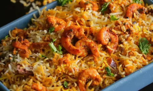 சன்டே ஸ்பெஷல்: இறால் தம் பிரியாணி செய்யலாம் வாங்க...