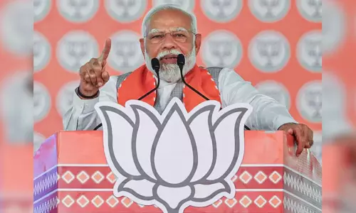 சட்டம்-ஒழுங்கும், சமாஜ்வாடி கட்சியும் ஒன்றுக்கொன்று எதிரானது: பிரதமர் மோடி தாக்கு