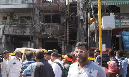 குழந்தைகள் நல மருத்துவமனை தீவிபத்து: உரிமையாளரை கைது செய்த டெல்லி போலீசார்