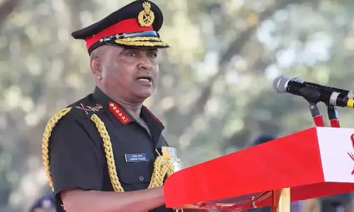 ராணுவ தளபதி மனோஜ் பாண்டேவின் பதவி காலம் மேலும் ஒரு மாதம் நீட்டிப்பு
