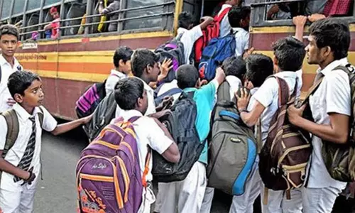 பள்ளி மாணவர்கள் பழைய பஸ் பாஸ் மூலம் பயணிக்கலாம் என அறிவிப்பு