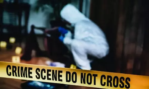 கூட்டு குடும்பத்தில் வசித்த 8 பேர் வெட்டிக்கொலை: கொலையாளி தூக்குப்போட்டு தற்கொலை