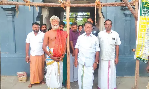 பதவியோகம் வழங்கும் கோவிலில் சாமி தரிசனம் செய்த ஓ.பன்னீர்செல்வம்