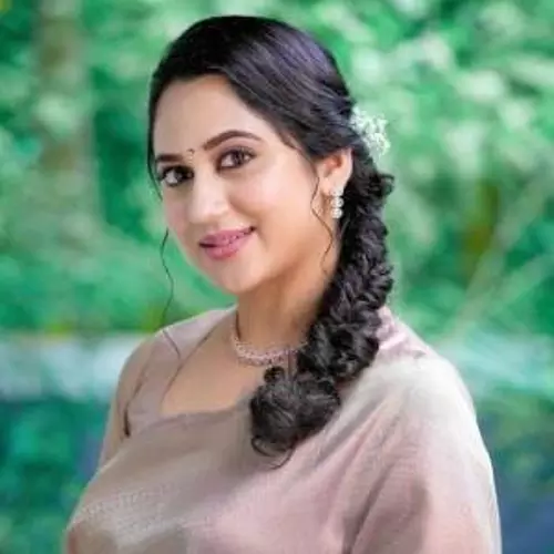 மியா ஜார்ஜ்