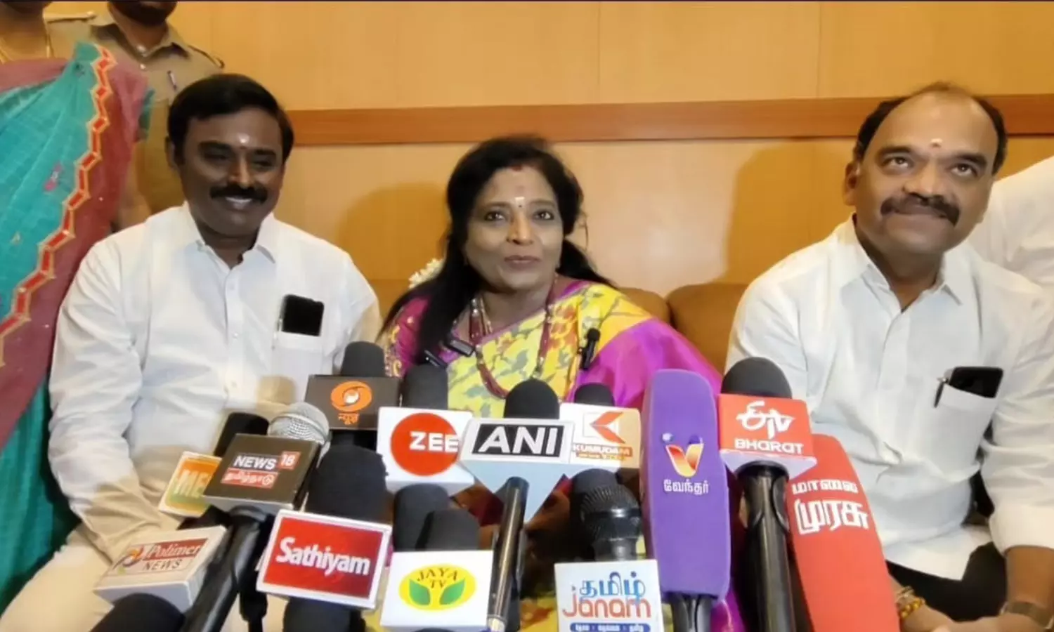 தமிழகத்தில் சட்டம் ஒழுங்கு சீர் குலைந்துள்ளது- தமிழிசை சவுந்தரராஜன்