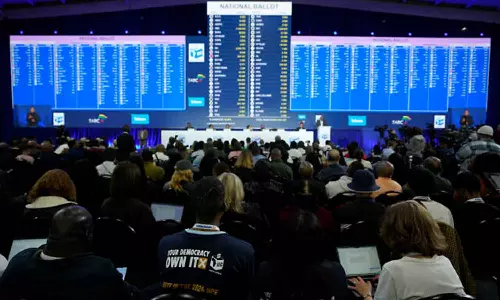 பாராளுமன்ற தேர்தல்: ஆளும் ஆப்பிரிக்க தேசிய காங்கிரஸ் முதல் முறையாக பெரும்பான்மையை இழந்தது