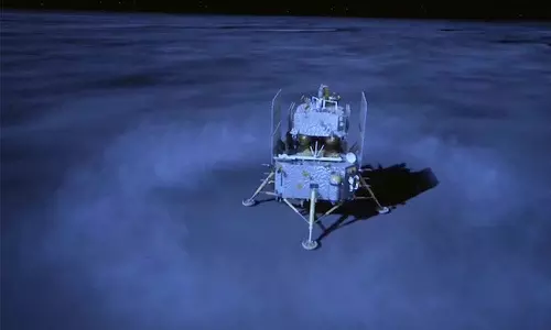 நிலவில் சீன விண்கலம் வெற்றிகரமாக தரை இறங்கியது