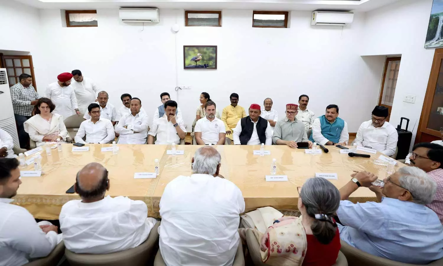 இந்தியா கூட்டணி தலைவர்களின் கூட்டம் தொடங்கியது: ஆட்சி அமைக்க வாய்ப்புள்ளதா? என்பது குறித்து விவாதிக்க வாய்ப்பு இந்தியா கூட்டணி தலைவர்களின் கூட்டம் தொடங்கியது: ஆட்சி அமைக்க வாய்ப்புள்ளதா? என்பது குறித்து விவாதிக்க வாய்ப்பு