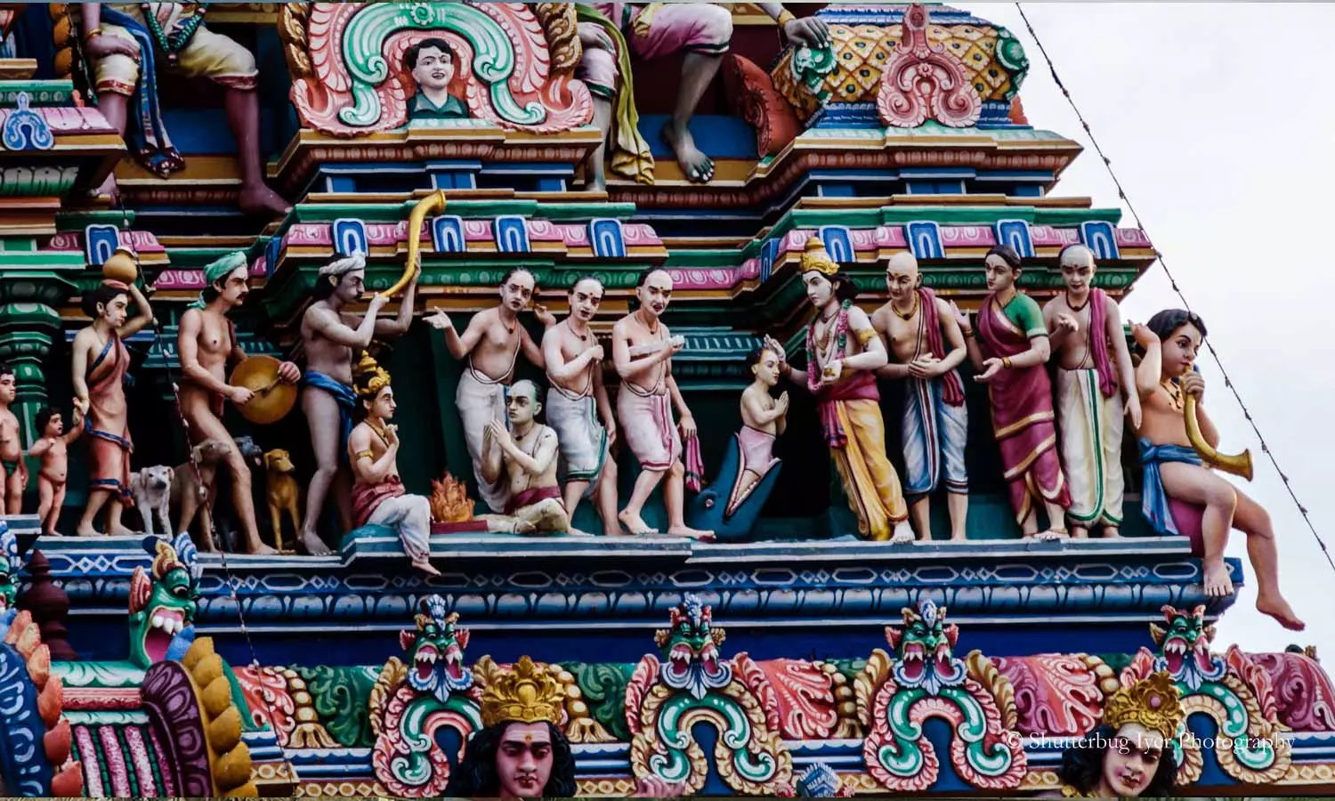 உயிரோட்டத்துடன் காணப்படும் கலைச்சிற்பம்