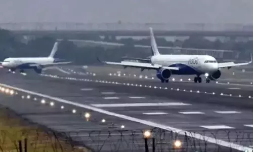 சென்னையில் மழையால் விமான சேவையில் தாமதம்