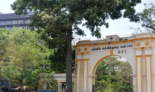 70.67 லட்சம் மாணவா்களுக்கு விலையில்லா பாடநூல்கள் நாளை மறுநாள் முதல் வழங்கப்படும்