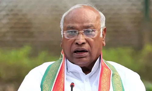 நகர்ப்புற வாக்காளர்களிடம் தாக்கத்தை உருவாக்க உழைக்க வேண்டும்: கார்கே