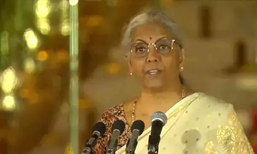 மீண்டும் மத்திய மந்திரியாக பதவி ஏற்றார் நிர்மலா சீதாராமன்