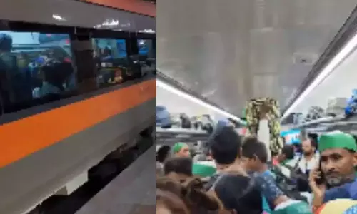 வந்தே பாரத் ரெயிலிலும் குவிந்த முன்பதிவு செய்யாத பயணிகள் கூட்டம்