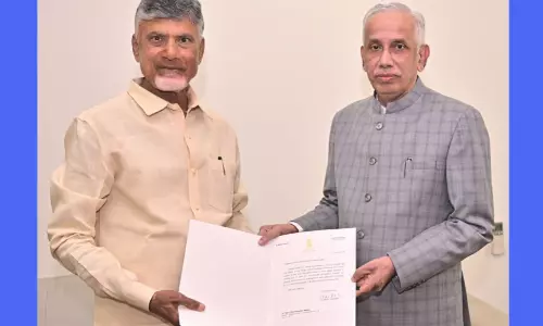 சந்திரபாபு நாயுடுவை ஆட்சி அமைக்க வரும்படி அழைப்பு விடுத்த ஆளுநர்