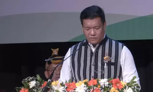 அருணாசல பிரதேச முதல்வராக பதவியேற்றார் பீமா காண்டு