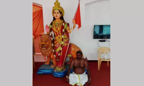 தலைவர் பதவி விலக கோரி அரை நிர்வாண போராட்டம் நடத்திய பா.ஜனதா நிர்வாகி சஸ்பெண்டு