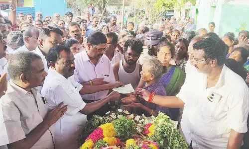 குவைத் தீ விபத்தில் உயிரிழந்த பரமக்குடியை சேர்ந்தவரின் குடும்பத்தினருக்கு ரூ.5 லட்சம் நிதியுதவி