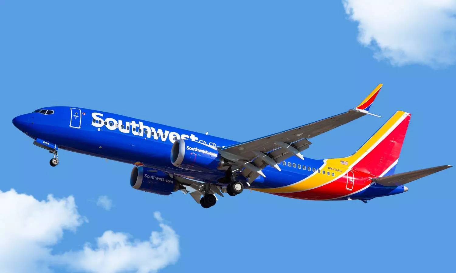 நடுவானில் அலறிய பயணிகள்: கடல்மீது பறந்த விமானம்.. சட்டென இறங்கி, ஏறியதால் பரபரப்பு