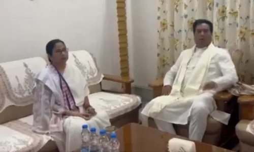 மேற்கு வங்காள அரசியலில் பரபரப்பு: பா.ஜ.க. எம்.பி.யை சந்தித்த மம்தா