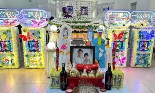 விபத்தில் இறந்த காதலர்களுக்கு நடைபெற்ற பேய் திருமணம்