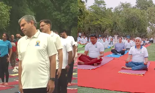 சர்வதேச யோகா தினம் கோலாகலம்: மத்திய அமைச்சர்கள் யோகா நிகழ்ச்சியில் பங்கேற்பு
