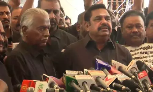 சபாநாயகர் நடுநிலை தவறி செயல்படுகிறார்- எடப்பாடி பழனிசாமி குற்றச்சாட்டு