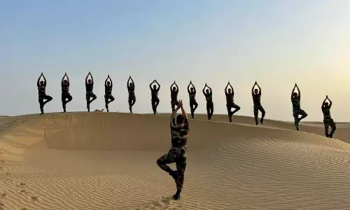 யோகா பண்ணலாம் வாங்க... யோகா தின சிறப்பு புகைப்படங்கள்