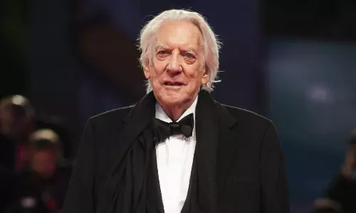 பிரபல ஹாலிவுட் நடிகர் டொனால்ட் சதர்லேண்ட் உயிரிழப்பு