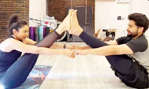 நடிகைகள் யோகா தின வாழ்த்து